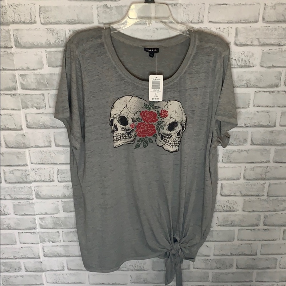 💀BRAND NEW💀GREY BURNOUT ROSE SKULL TIE FRONT TEE